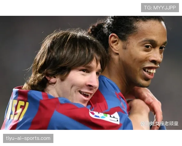 克鲁伊夫如何通过边路传中重塑进攻核心角色？